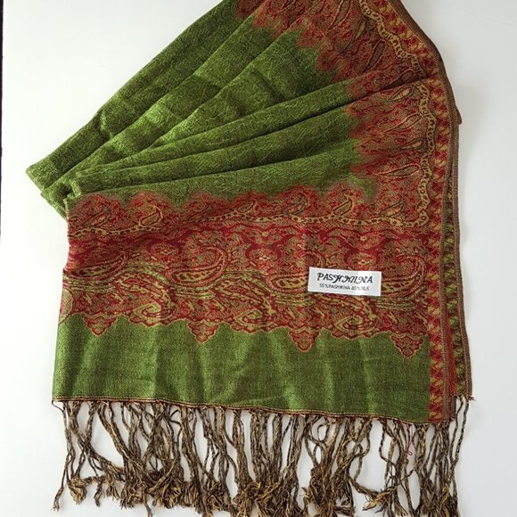 Vintage Green Pashmina Wrap: Lightweight Evening Shawl Birthday Christmas Gift - Picture 7 of 8